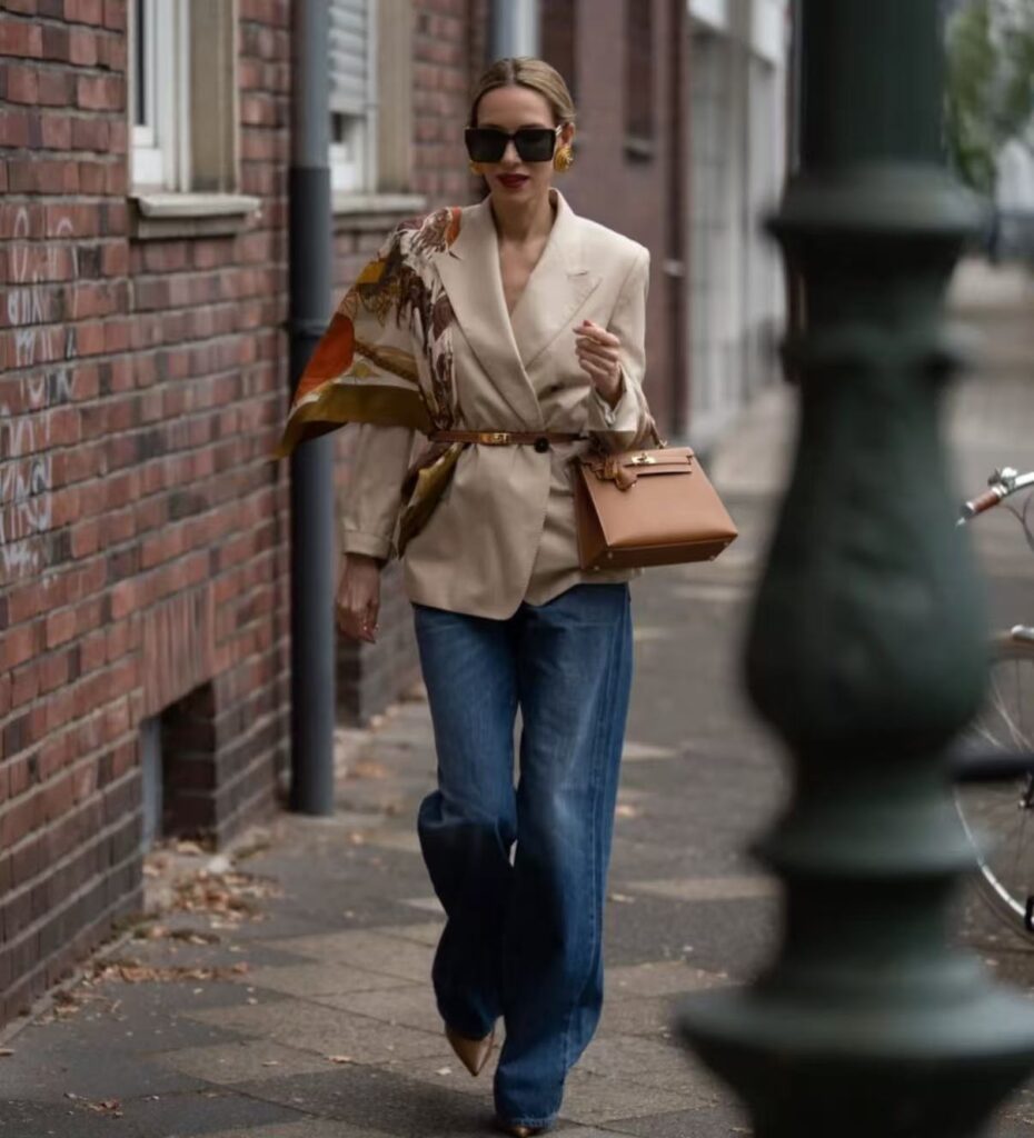 Business travel: elegant rescue of silk